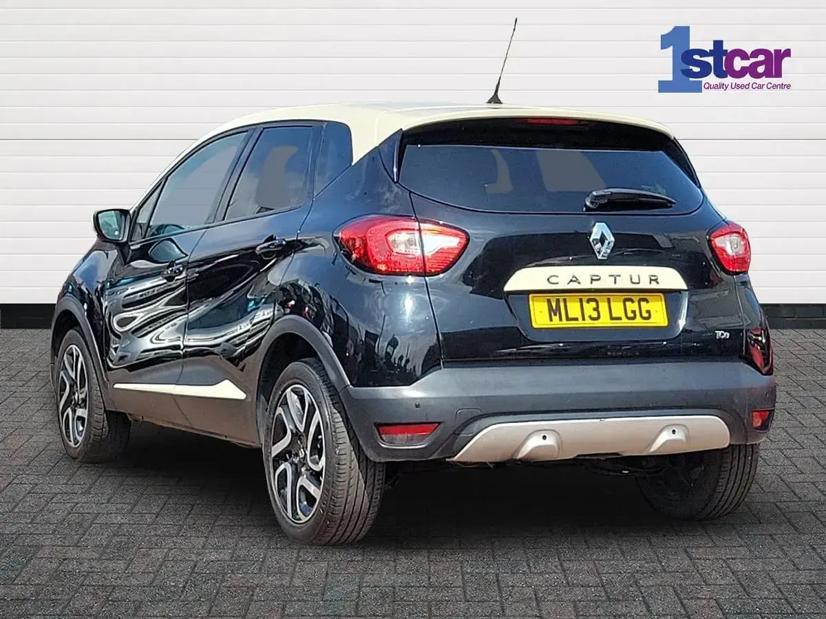 Used Renault Captur Dynamique 90 HP (66 kW) 2013 Black/cream SUV