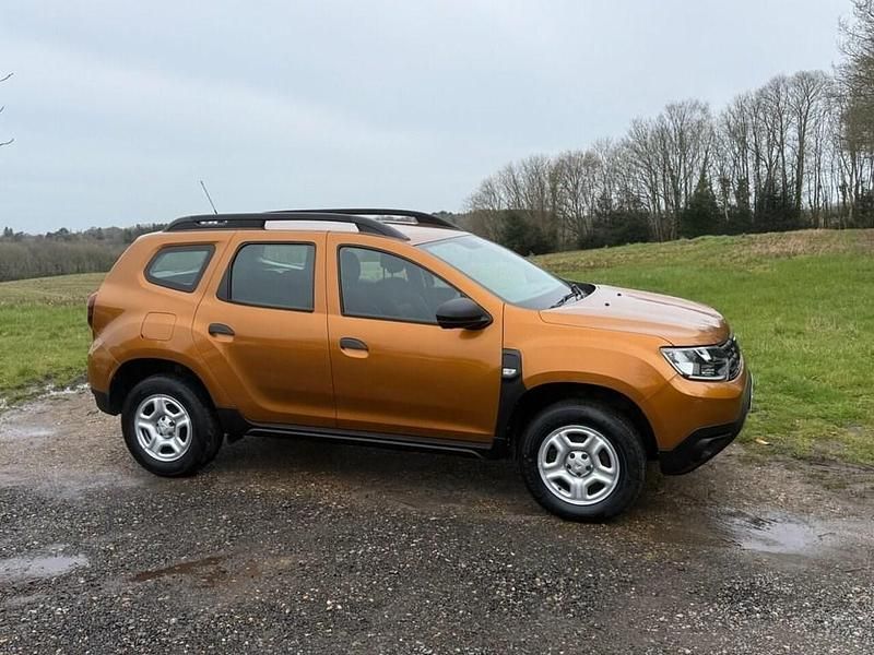 Used Dacia Duster Essentiel 115 HP (84 kW) 2019 Orange SUV