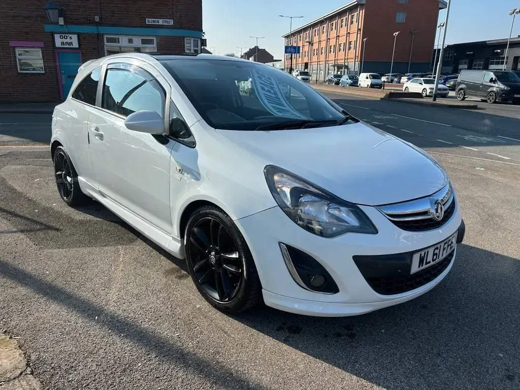 Used Vauxhall Corsa Edition 85 HP (62 kW) 2012 White Hatchback