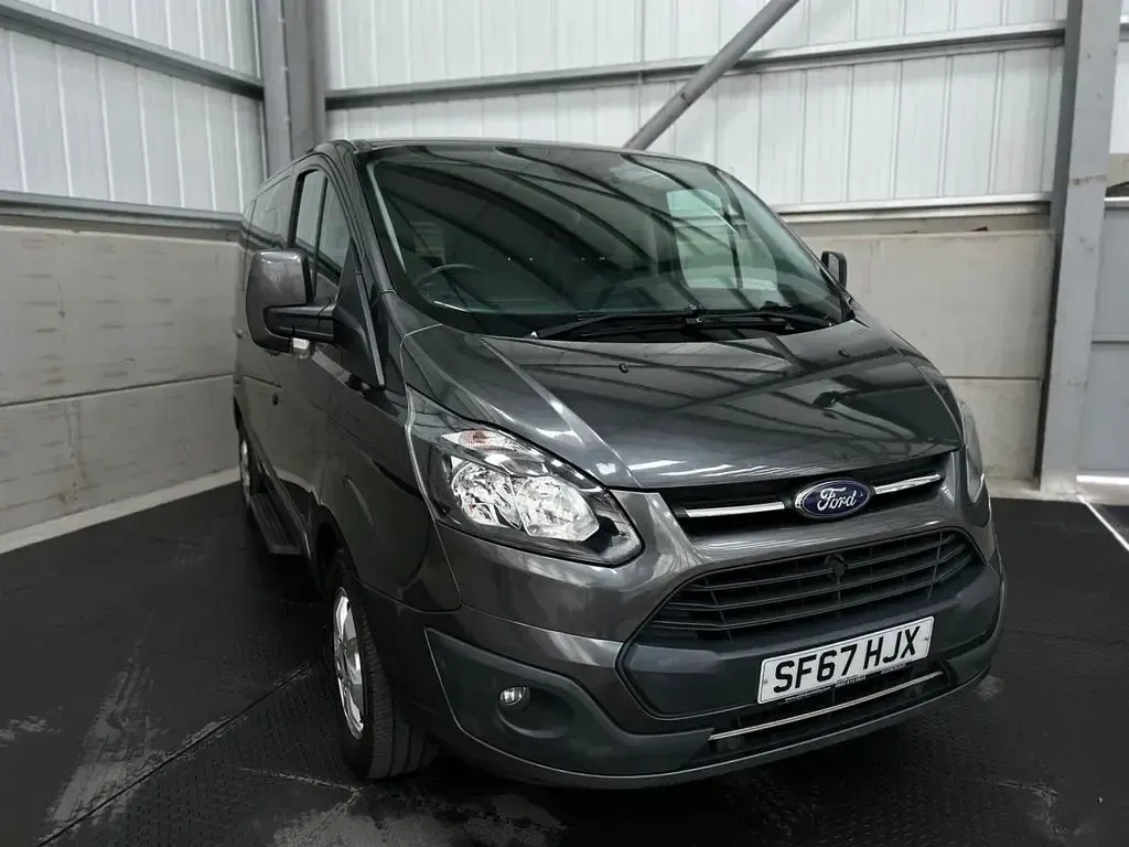 Used Ford Tourneo Custom Titanium 130 HP (95 kW) 2017 Grey Van