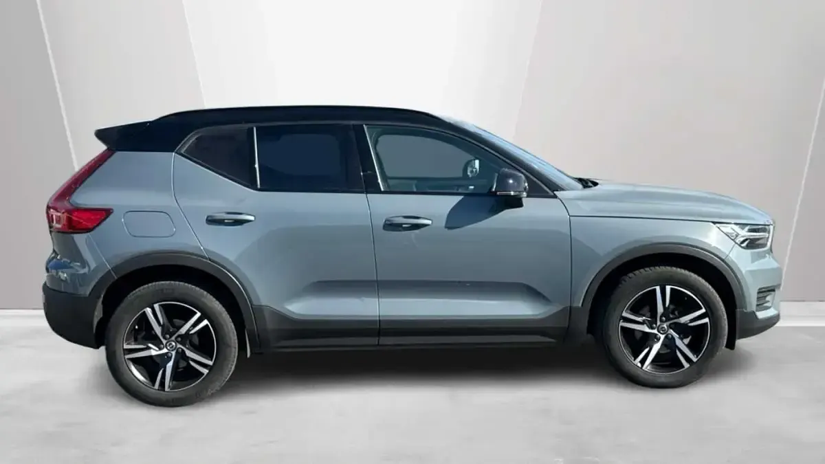 Used Volvo XC40 R-Design 161 HP (118 kW) 2022 SUV