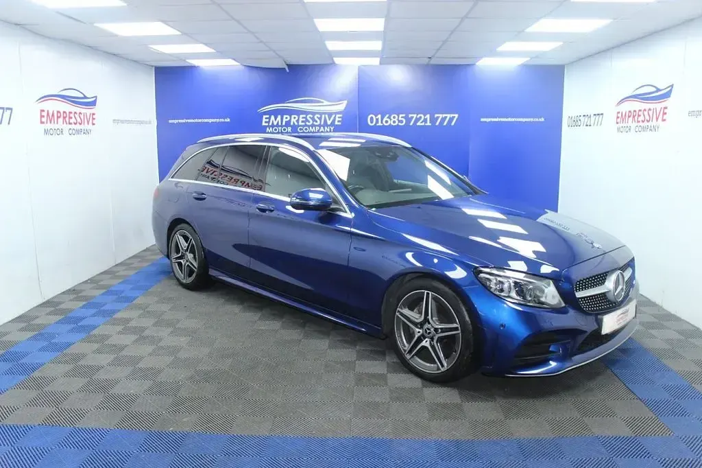 Usado Mercedes C220 AMG Line Premium 194 HP (142 kW) 2019 Azul Carrinha