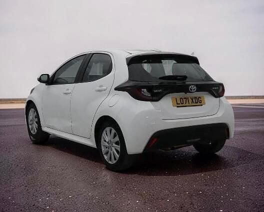 Used Toyota Yaris Hybrid 2022 White Hatchback