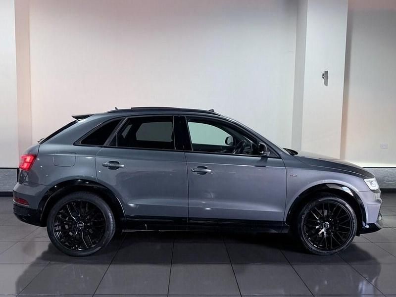 Usado Audi Q3 Black Edition 150 HP (110 kW) 2018 Cinzento SUV