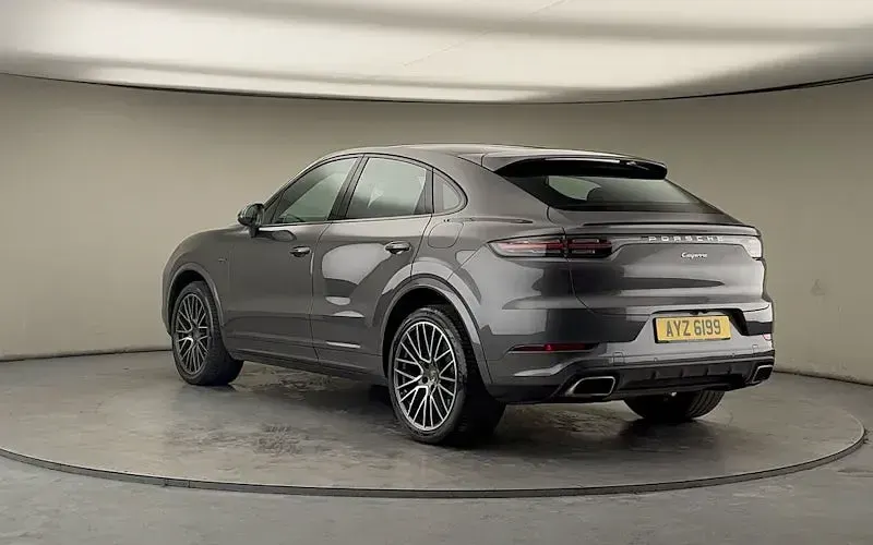 Used Porsche Cayenne 462 HP (339 kW) 2022 SUV