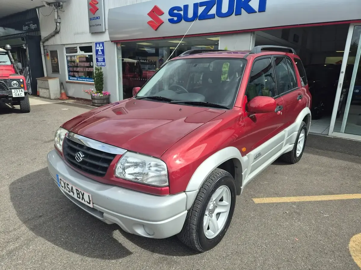 Used Suzuki Grand Vitara 128 HP (94 kW) 2004 Red Estate