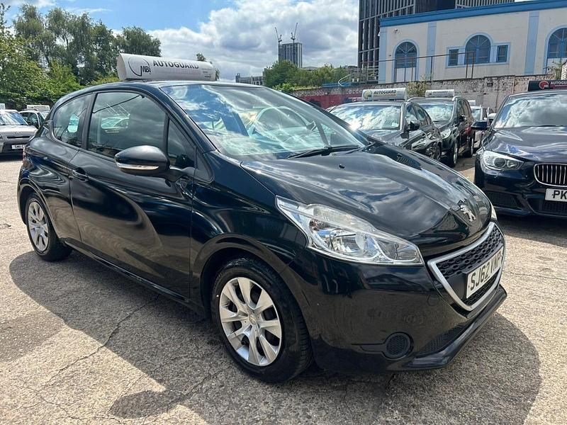 Black Used 2012 Peugeot 208 Access Hatchback | £1,990 (Fair price) - Image 1/2