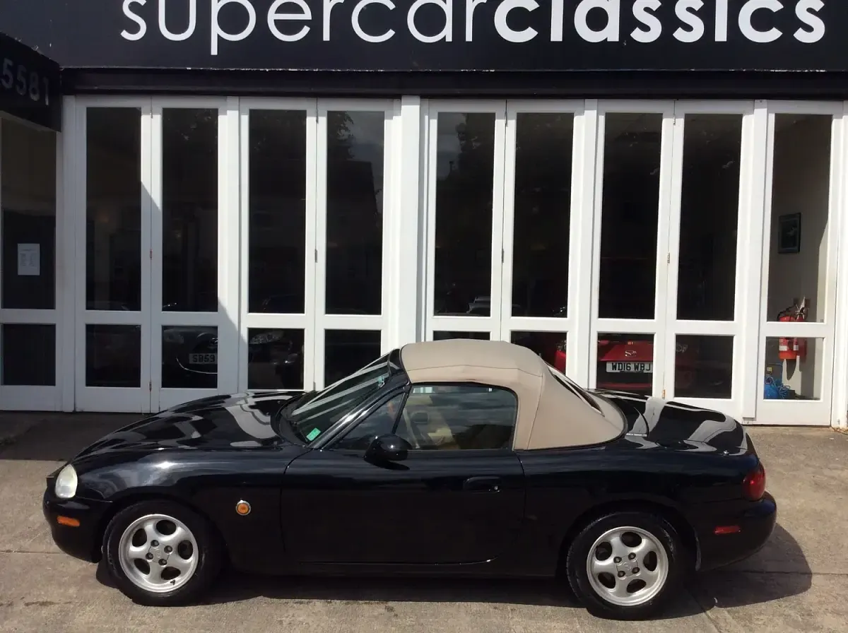 Used Mazda MX5 126 HP (92 kW) 2008 Black Cabriolet