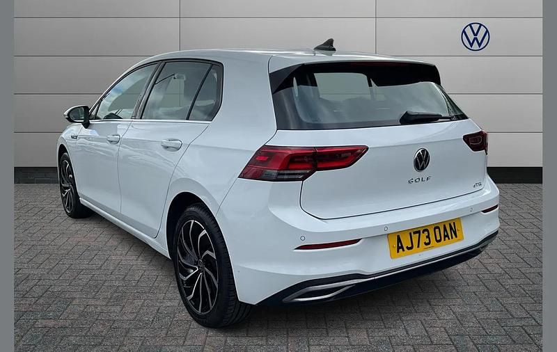 Used VW Golf VIII Style 147 HP (108 kW) 2023 White Hatchback