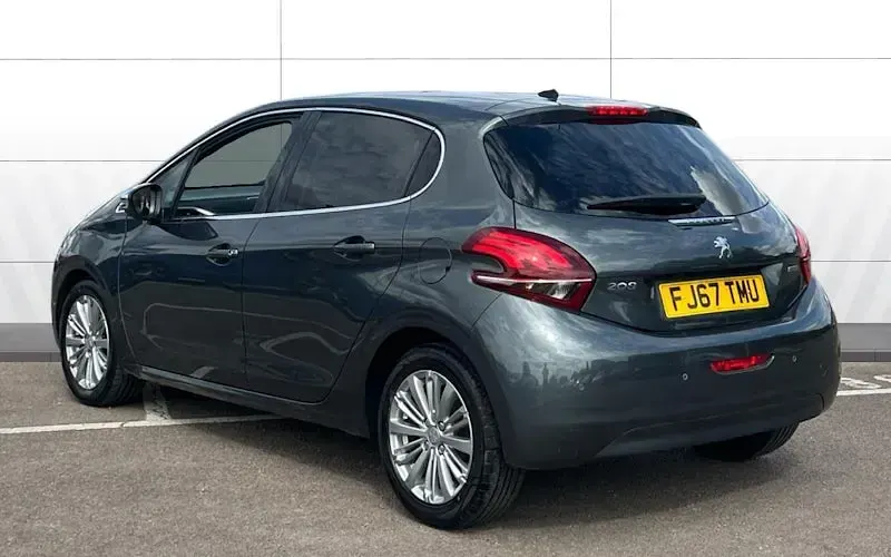 Used Peugeot 208 Allure 82 HP (60 kW) 2017 Grey Hatchback