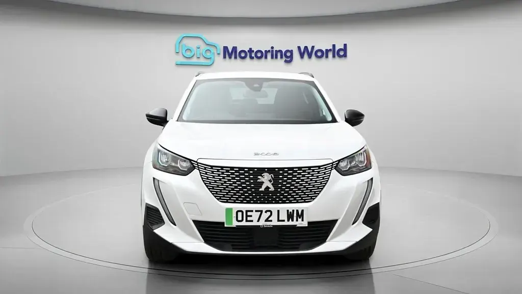 Second-hand Peugeot e-2008 Active+ 100 kW (136 CP) 2022 SUV