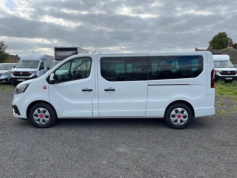New Renault Trafic 150 HP (110 kW) 2025 Grey MPV