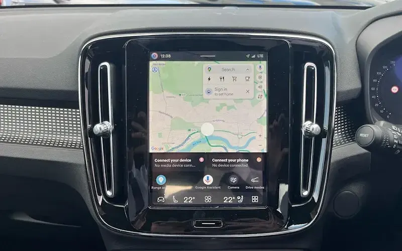 New Volvo EX40 Plus 185 kW (252 HP) 2025 Black SUV