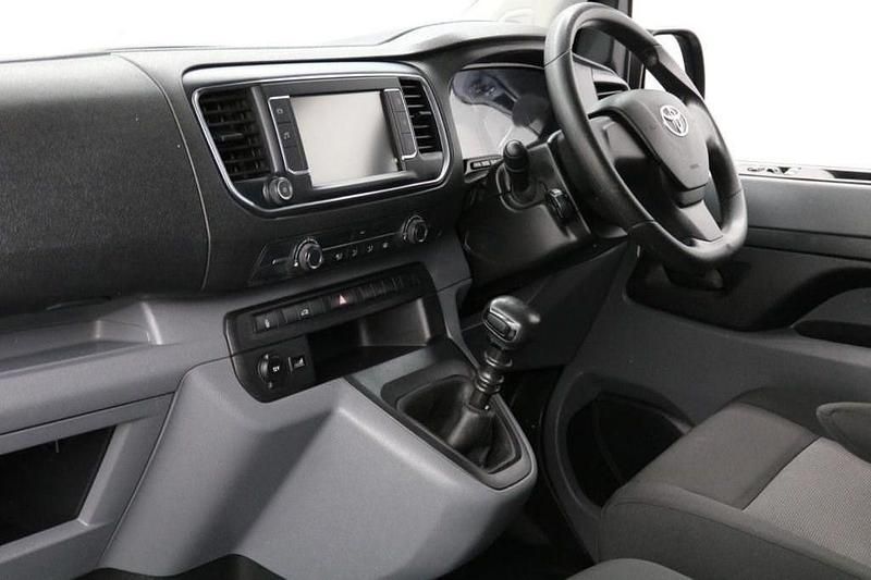 Used Toyota Proace 140 HP (102 kW) 2022 Grey MPV