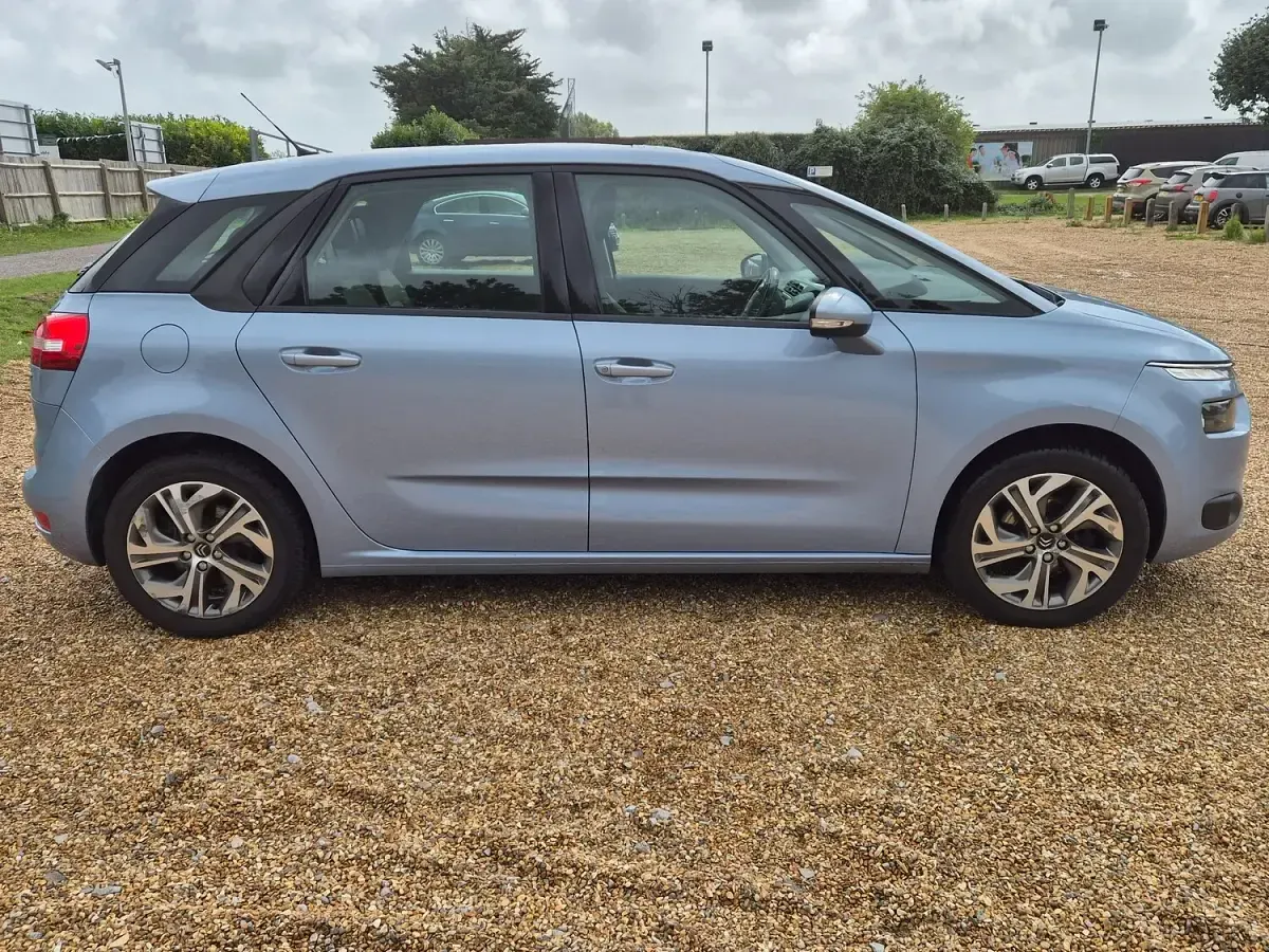 Used Citroën C4 Picasso SELECTION 2016 Blue MPV