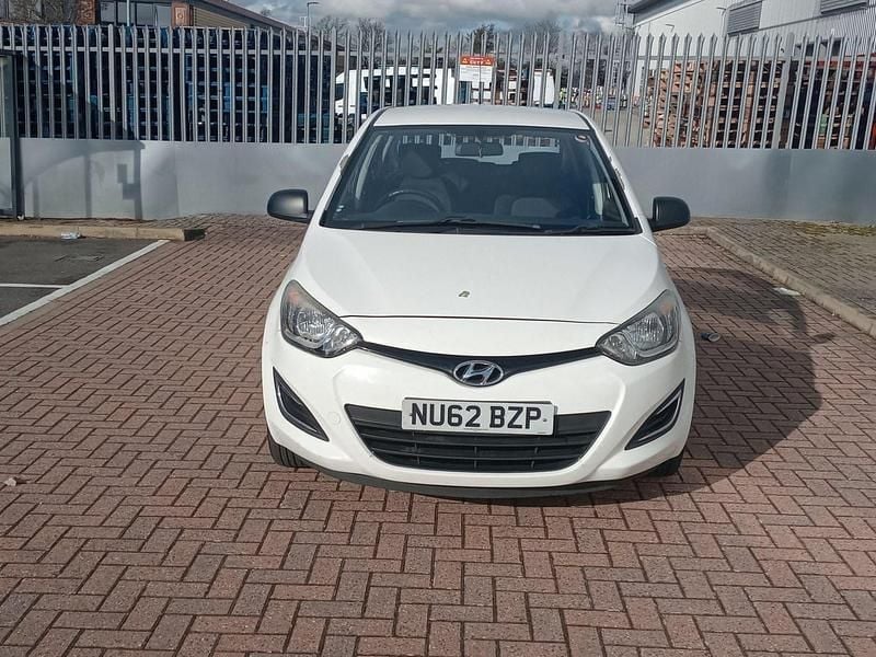White Used 2012 Hyundai i20 Classic Hatchback | £2,000 (Good price) - Image 1/4