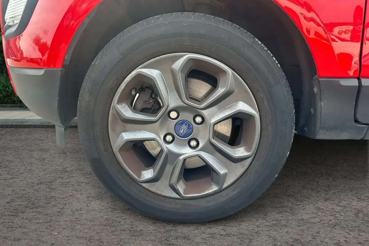 Used Ford Ecosport Zetec 125 HP (91 kW) 2018 Red SUV