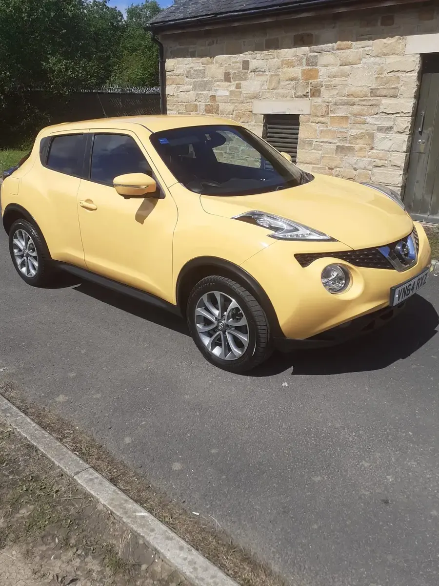 Used Nissan Juke Tekna 2014 Yellow SUV