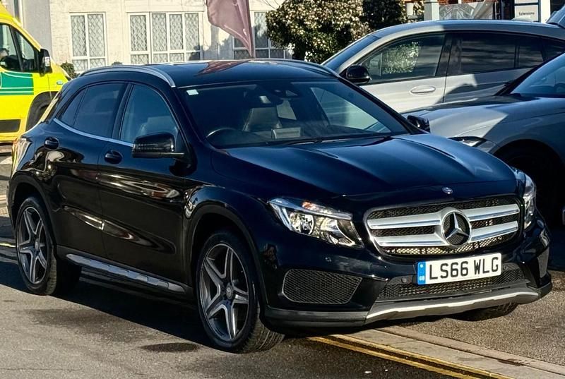 Black Used 2016 Mercedes GLA220 AMG line SUV | £12,990 (Fair price) - Image 1/4