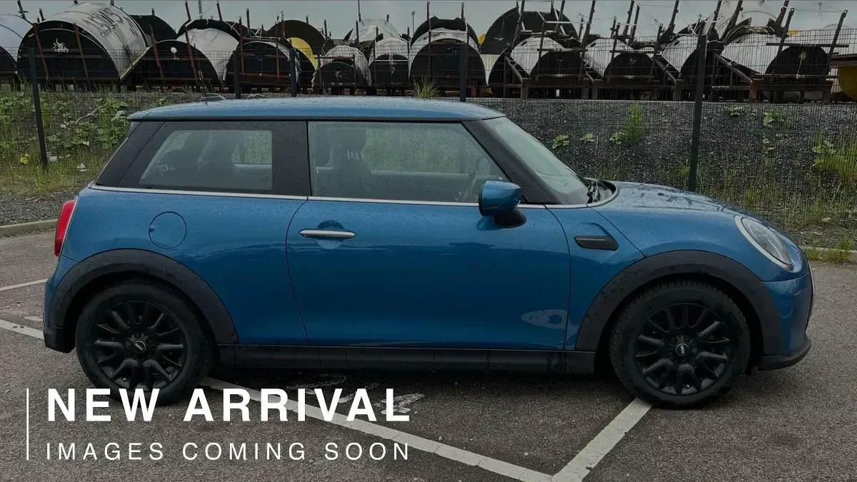 Used Mini ONE Classic 101 HP (74 kW) 2022 Blue Hatchback