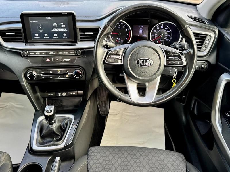 Usado Kia Ceed 2019 Cinzento Citadino