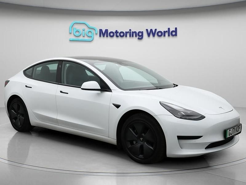 White Used 2021 Tesla Model 3 Standard Range Plus Sedan | £17,500 (Fair price) - Image 1/4