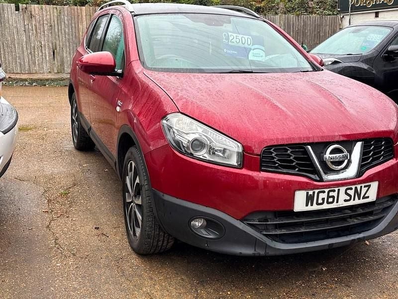 Red Used 2012 Nissan Qashqai +2 N-TEC SUV | £1,995 (Expensive) - Image 1/3