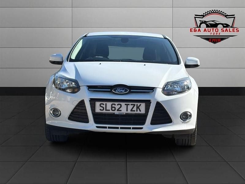 Used Ford Focus Titanium 125 HP (91 kW) 2012 White Hatchback