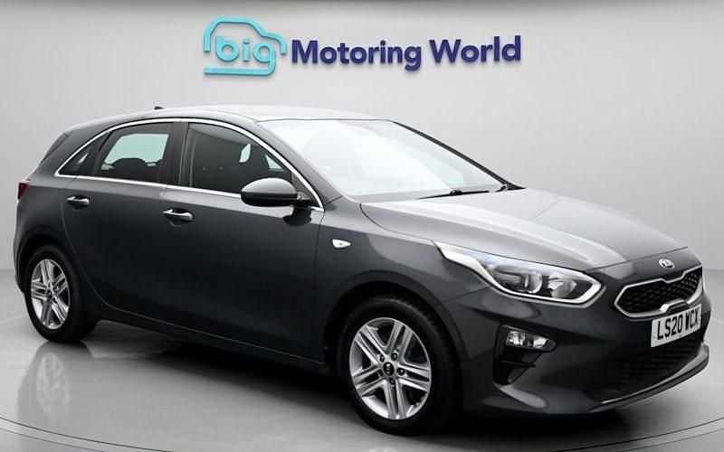 Usado Kia Ceed 120 HP (88 kW) 2020 Cinzento Citadino
