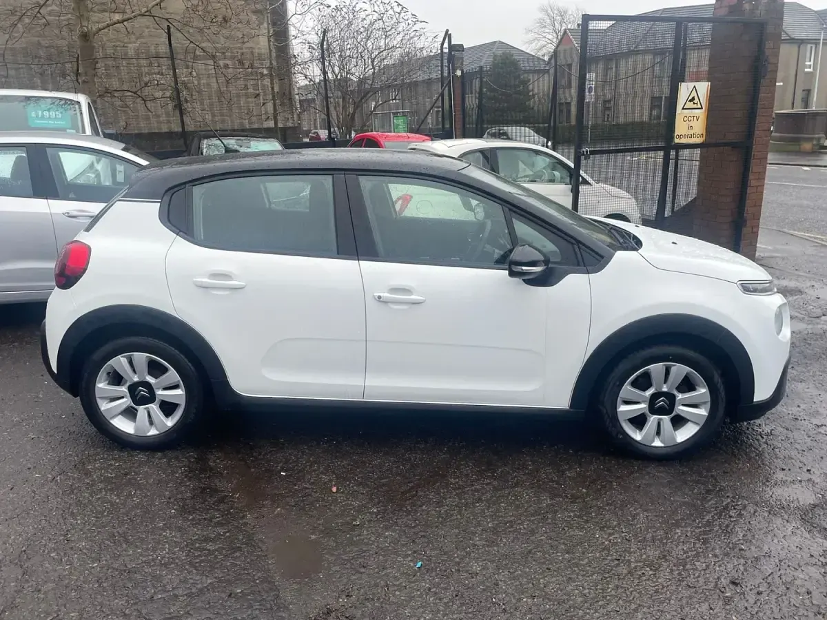 Używany Citroën C3 Feel 110 KM (80 kW) 2017 Biały Hatchback