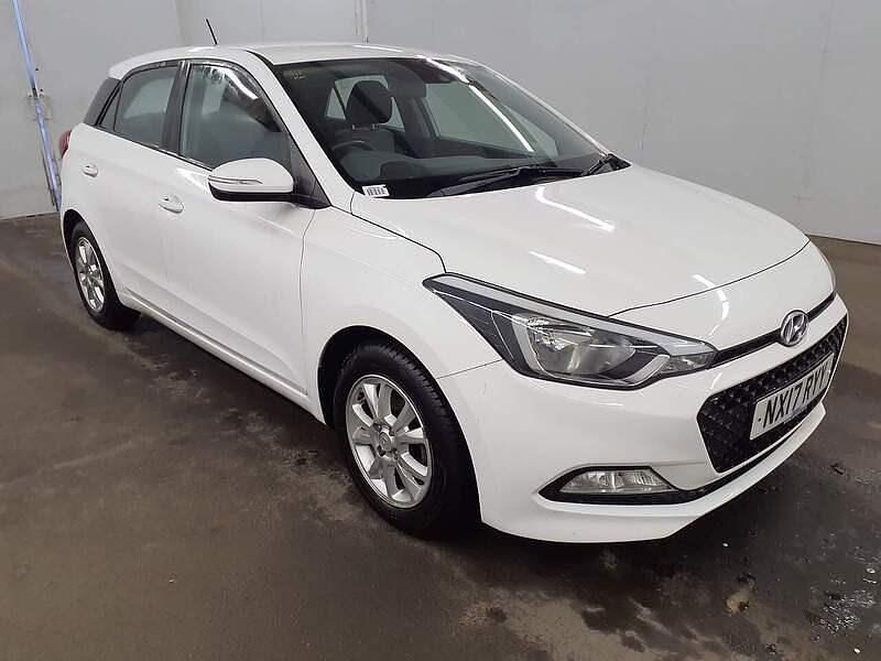 White Used 2017 Hyundai i20 SE Hatchback | £6,499 (Fair price) - Image 1/4