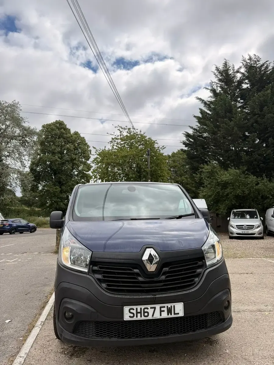 Used Renault Trafic Business 2017 Blue MPV