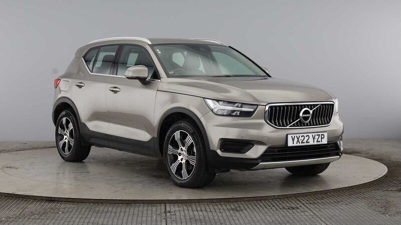 Used 2022 Volvo XC40 Inscription SUV | £26,790 (A bit pricey) - Image 1/4