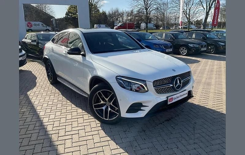 Used Mercedes GLC250 AMG Line Premium 200 HP (147 kW) 2017 White Coupe