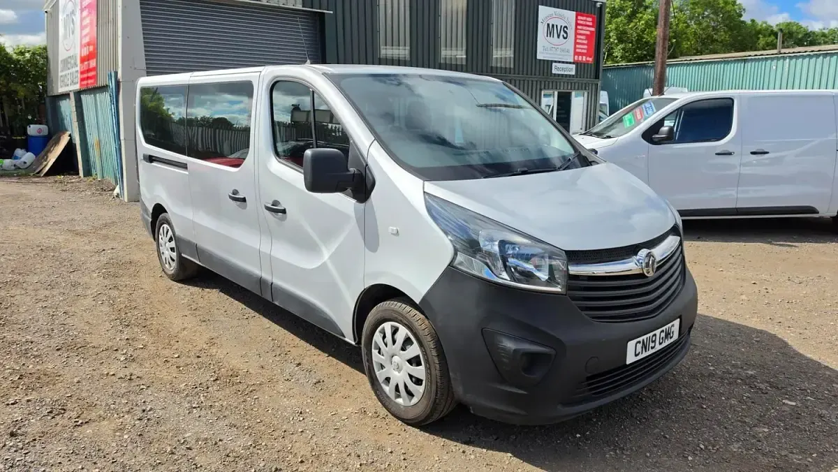 Used Vauxhall Vivaro 120 HP (88 kW) 2019 Silver MPV