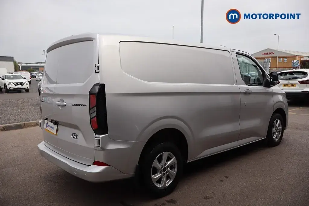 Usado Ford Transit Custom Limited 136 HP (100 kW) 2024 Prateado Van