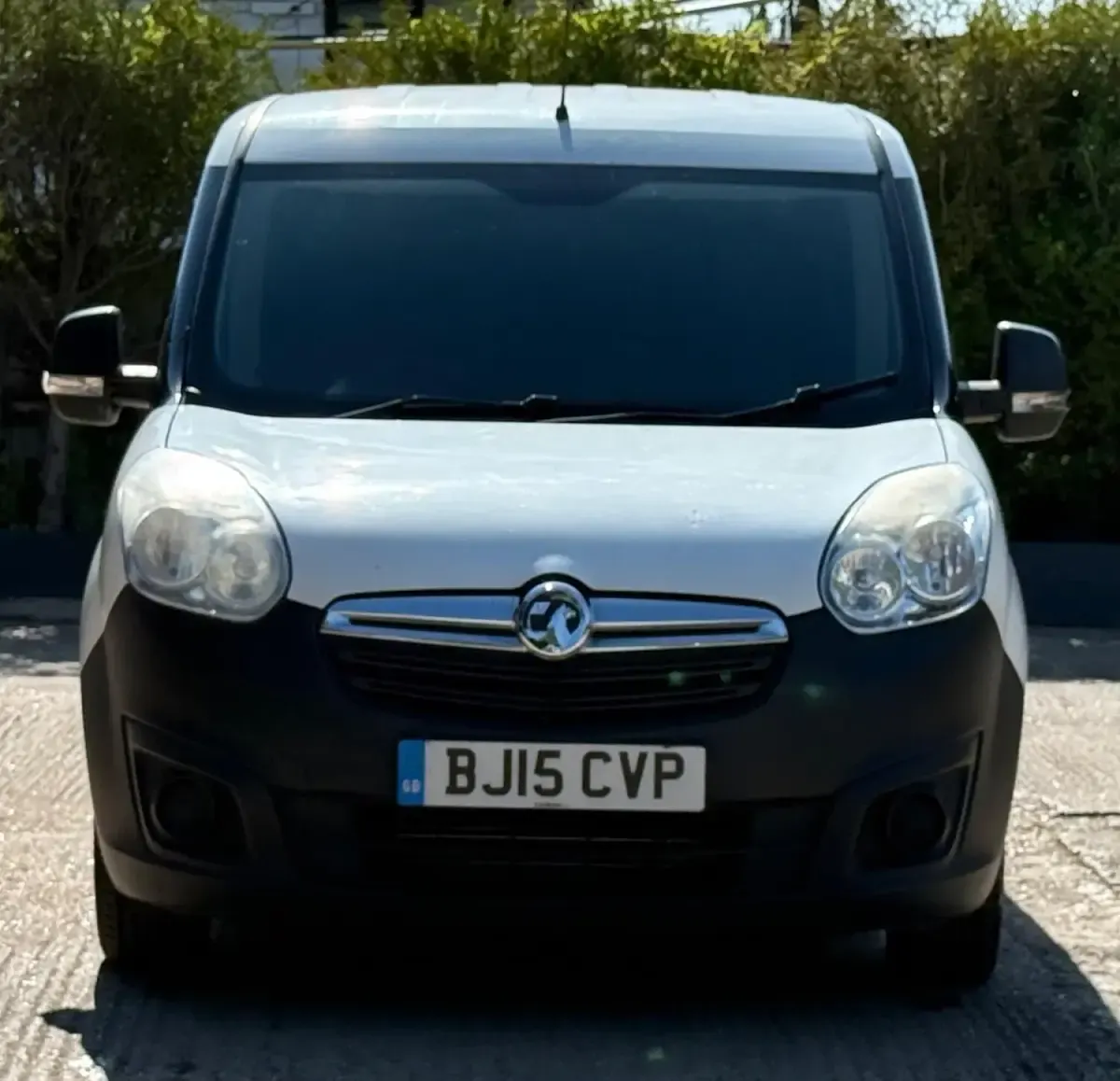 Used Vauxhall Combo S 105 HP (77 kW) 2015 White MPV