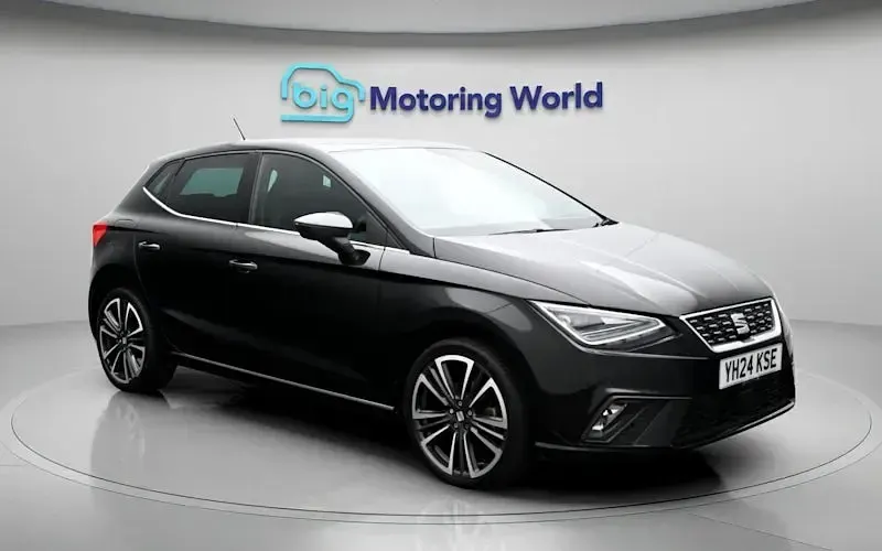Usado Seat Ibiza XCELLENCE Lux 110 CV (80 kW) 2024 Negro Utilitario