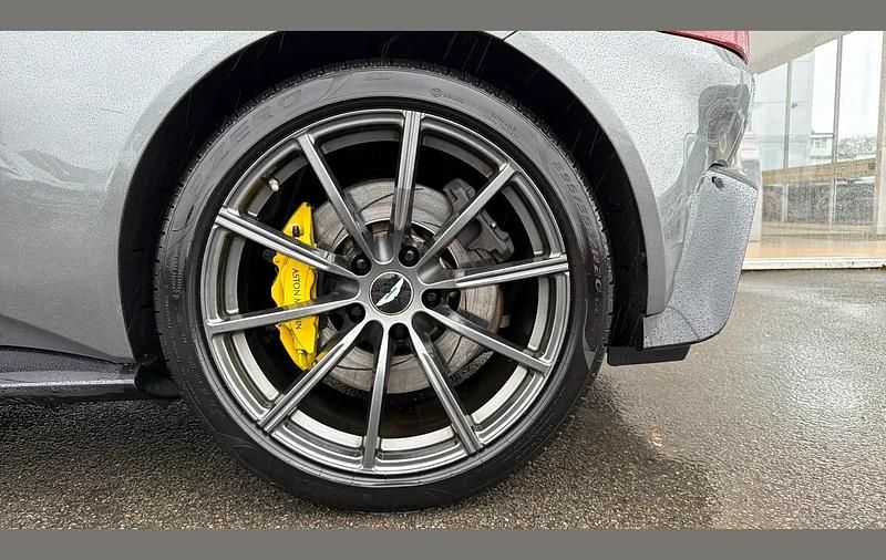 Used Aston Martin Vantage 510 HP (375 kW) 2019 Silver Coupe