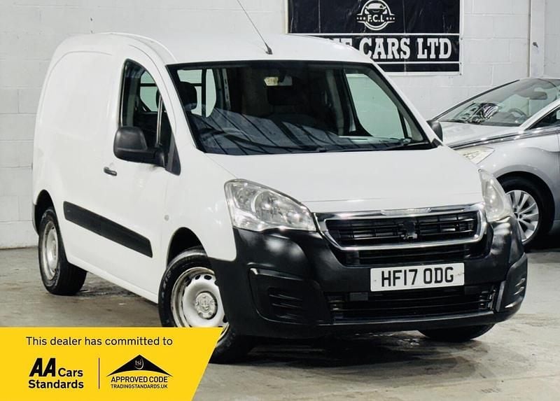 White Used 2017 Peugeot Partner S MPV | £3,000 (Fair price) - Image 1/3