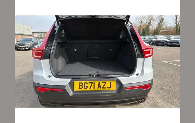 Used Volvo XC40 R-Design Pro 194 HP (142 kW) 2021 Silver SUV