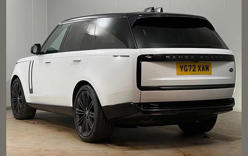 Used Land Rover Range Rover SE 344 HP (253 kW) 2022 White SUV