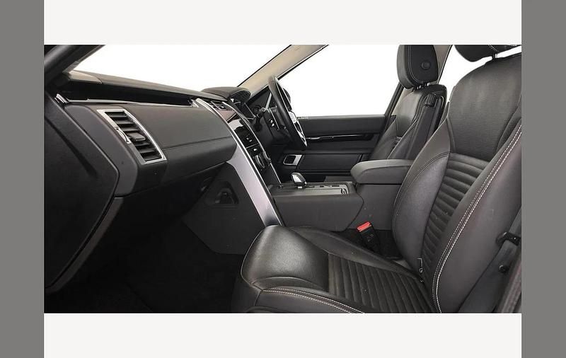 Used Land Rover Discovery 5 S 300 HP (220 kW) 2022 Blue SUV