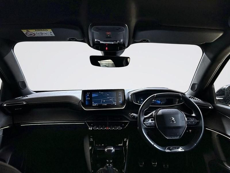 Second-hand Peugeot 2008 GT 130 CP (95 kW) 2022 Negru SUV