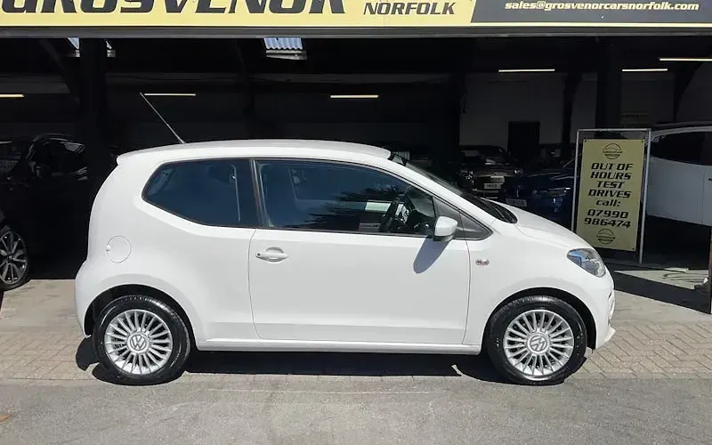 Begagnad VW up! Highline 75 HK (55 kW) 2016 Halvkombi