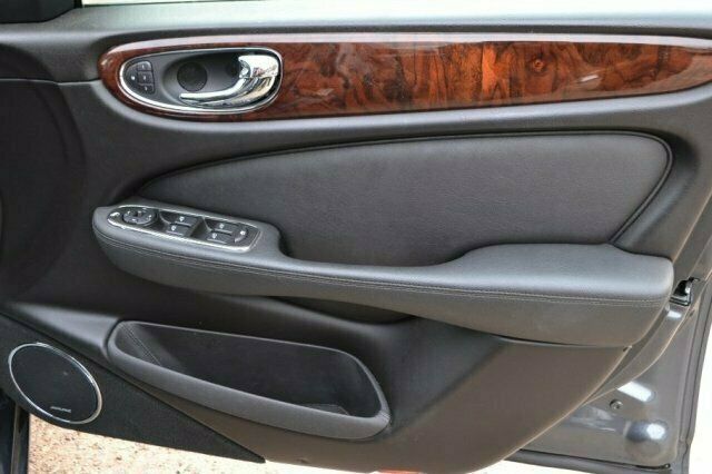 Used Jaguar XJ6 240 HP (176 kW) 2004 Sedan
