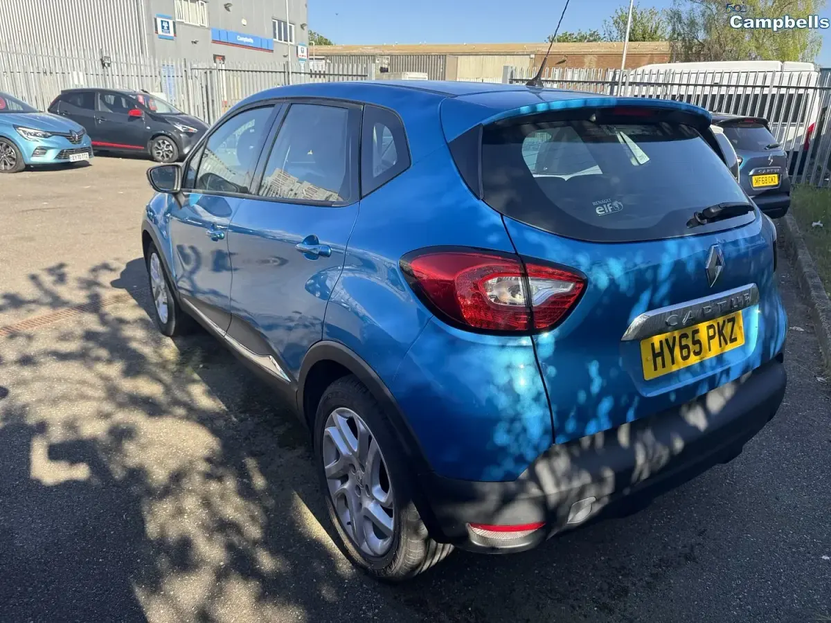 Used Renault Captur Dynamique 90 HP (66 kW) 2015 Blue SUV