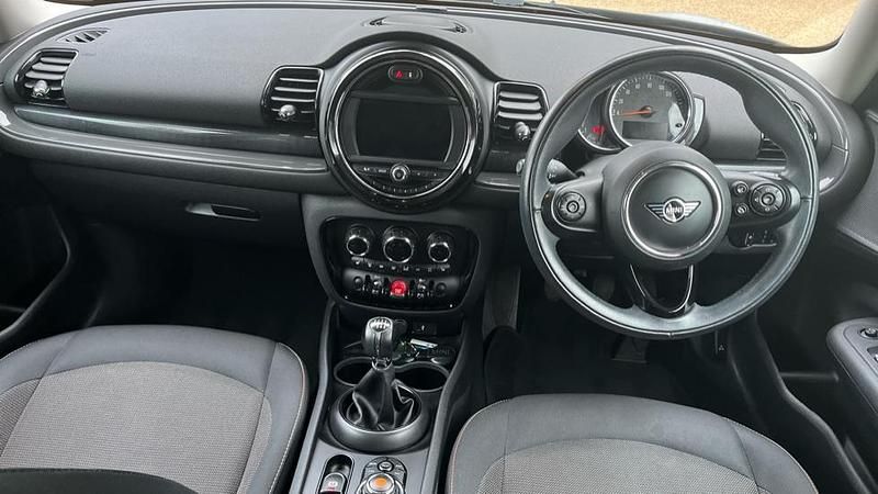 Used Mini Cooper Clubman Classic 136 HP (100 kW) 2018 Silver Estate