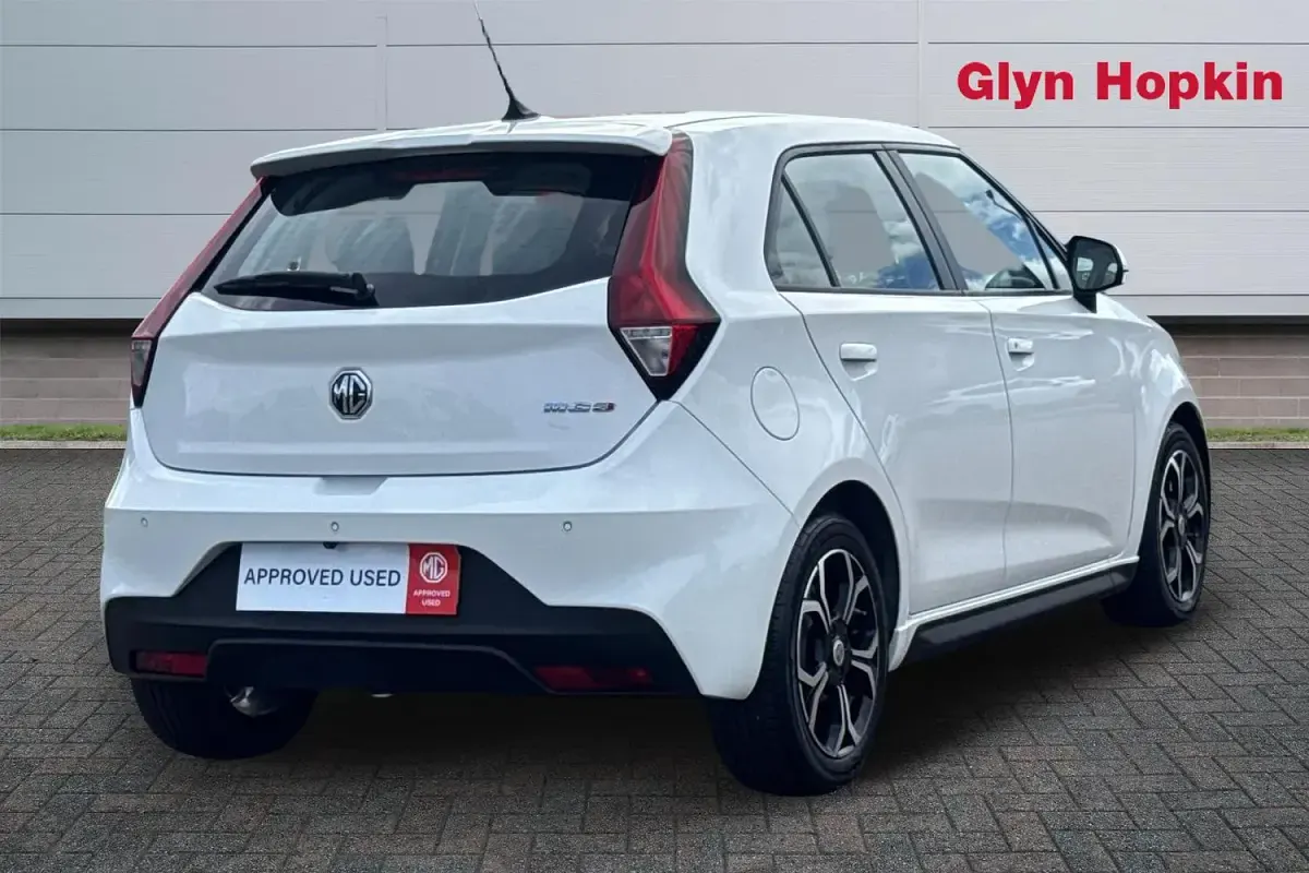 Used MG MG3 Exclusive 106 HP (77 kW) 2022 White Hatchback