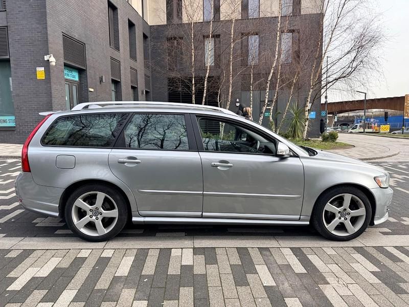 Used Volvo V50 R-Design 115 HP (84 kW) 2012 Silver Estate